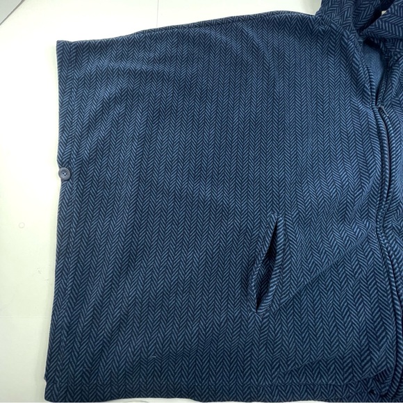 L.L.BEAN Women's Fleece Poncho Jacket Cape Full Zip Navy Blue Herringbone Size L - Picture 3 of 7